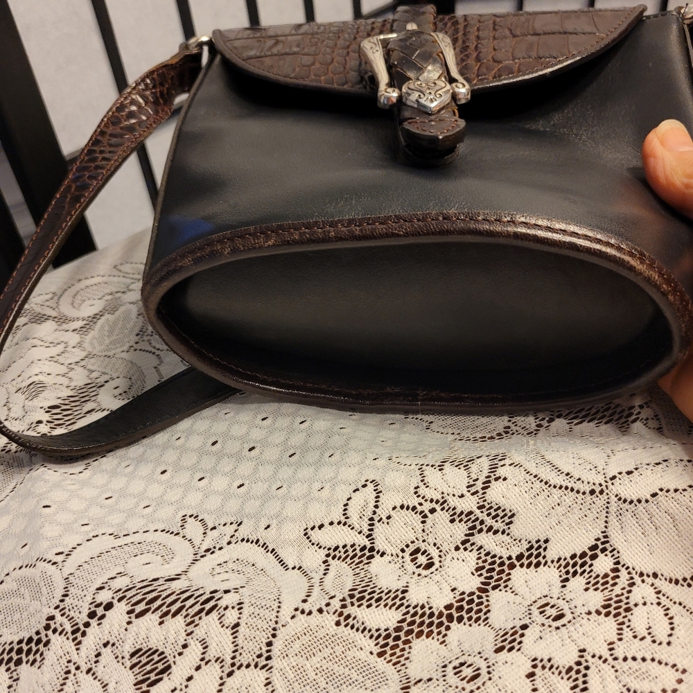 Brighton Crossbody Handbag - Picture 7 of 9